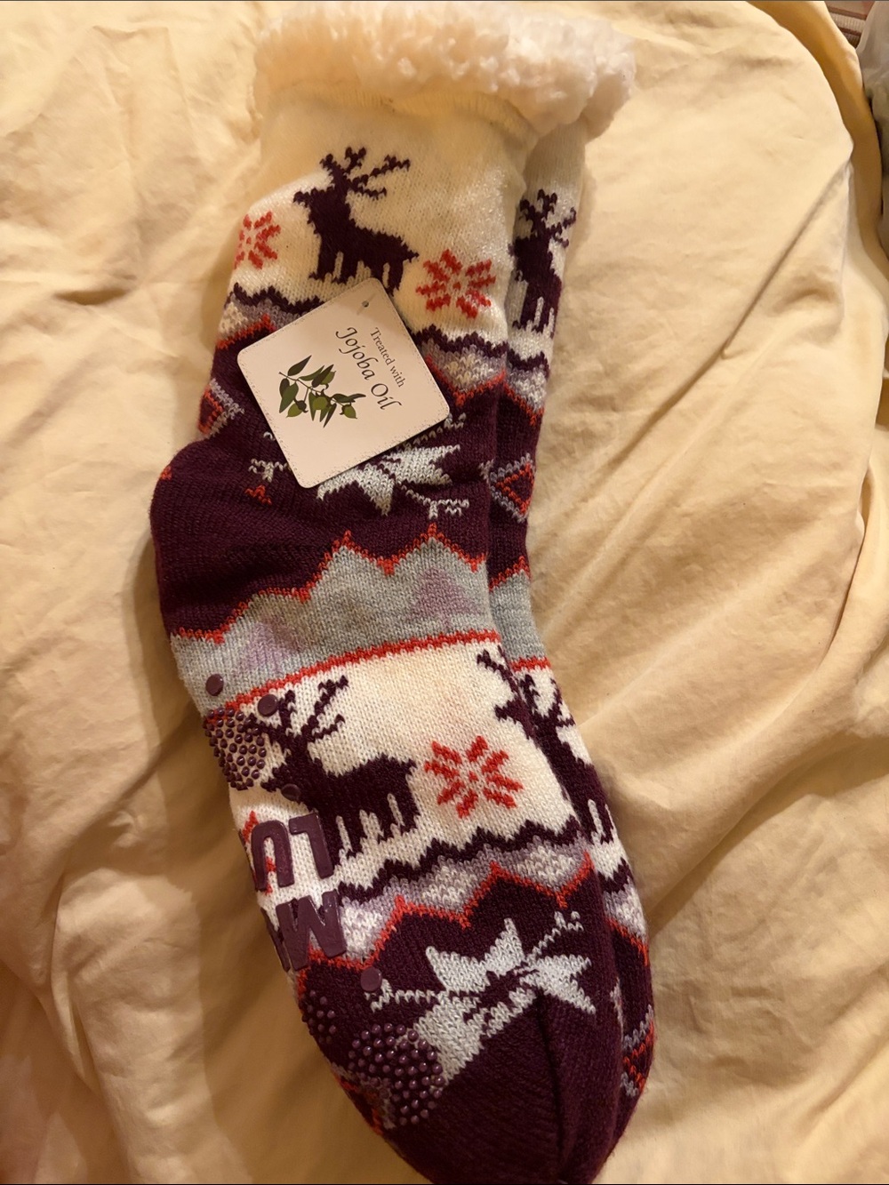 NWT MUK LUK Fair Isle Print slipper socks with grippers treated with jojoba oil